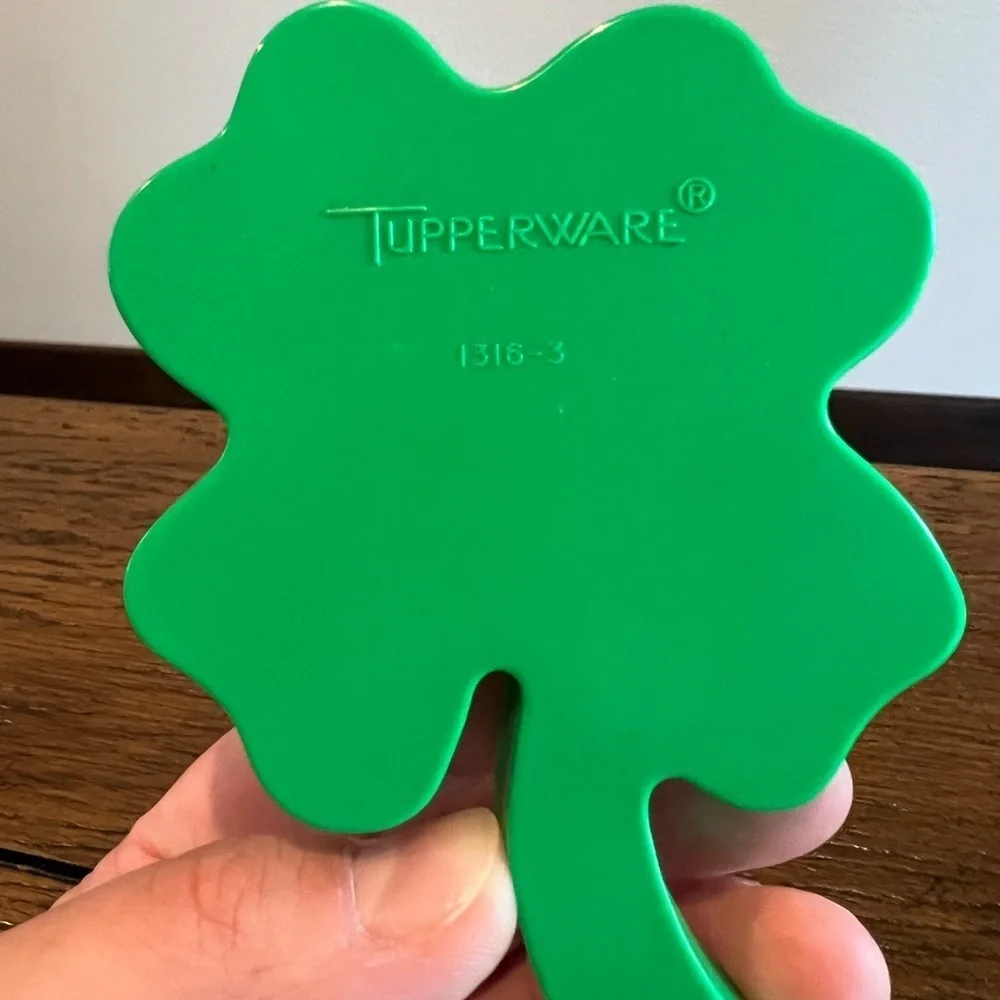 Vintage TUPPERWARE Shamrock Cookie Cutter 1316-2 Sturdy Plastic